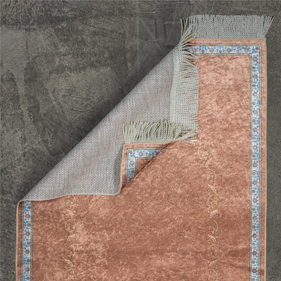 Premium Elegant Prayer Rug collection is a high-end quality Prayer Rug from Seven Sajada. The Premium Elegant Prayer Rug has very beautiful detailed pattern and is available in 4 different base colors.