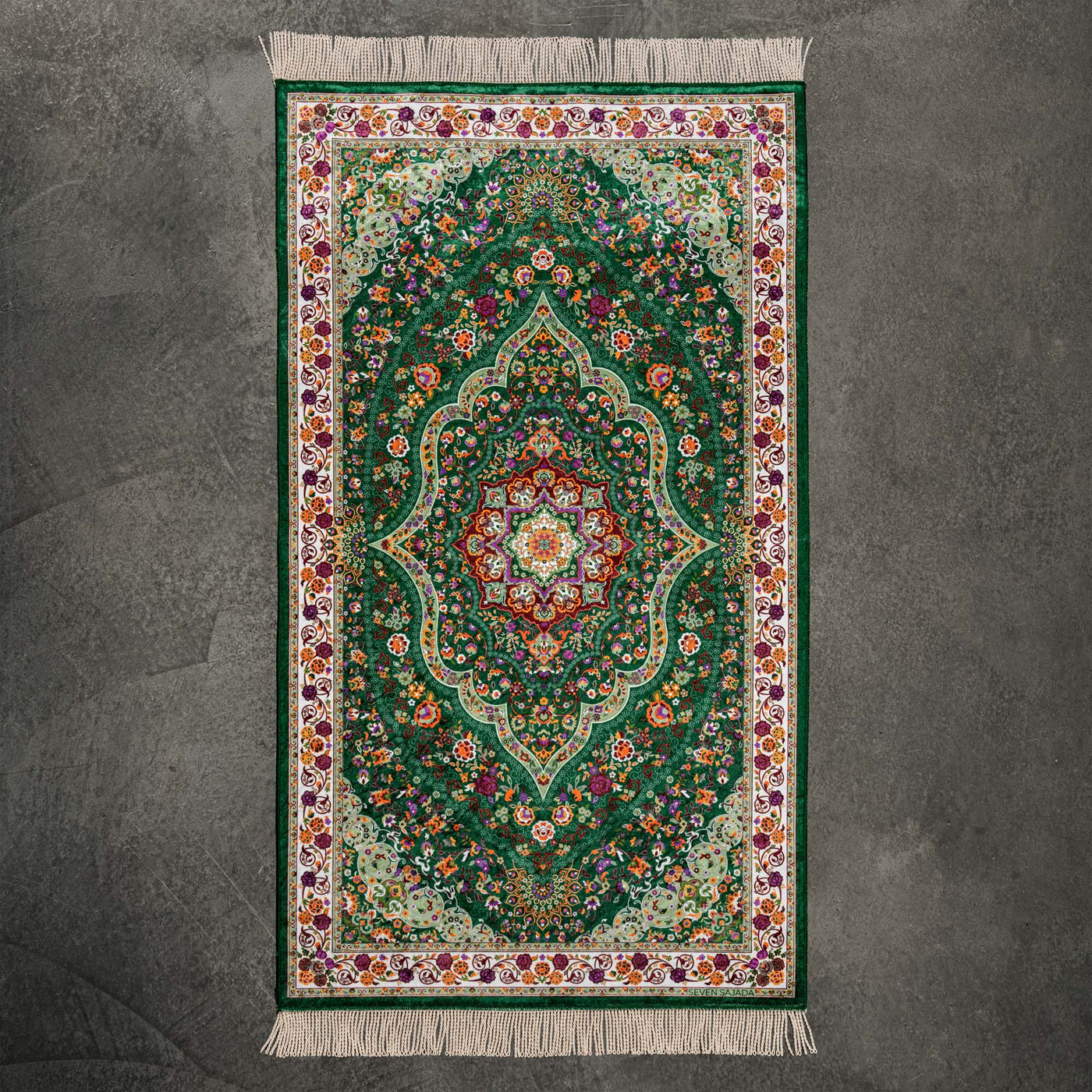 The Premium Tulip Prayer Rug has very beautiful detailed flowers looking pattern. The Premium Tulip Prayer Rug is available in 3 different colors.